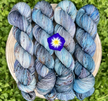 Preview: Passiflora Incarnata handgefärbte Sockenwolle